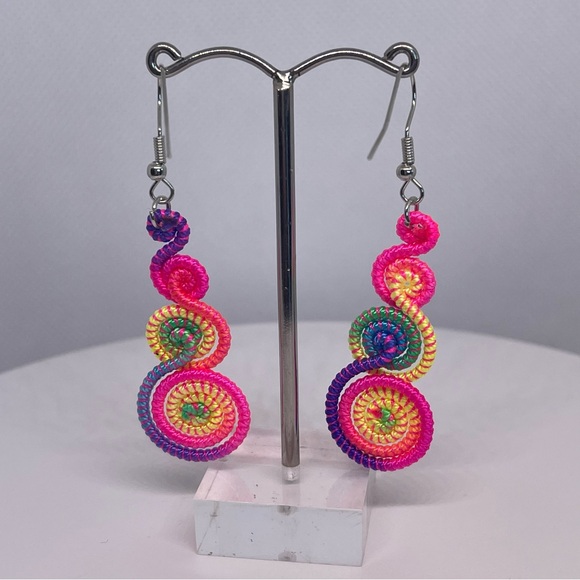 Multicolor retro spiral swirl drop earrings - Picture 6 of 12